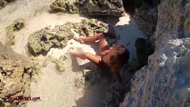 OMG! WATCH IT! Tourist Made a Video Of A Girl Masturbating Near the Sea!