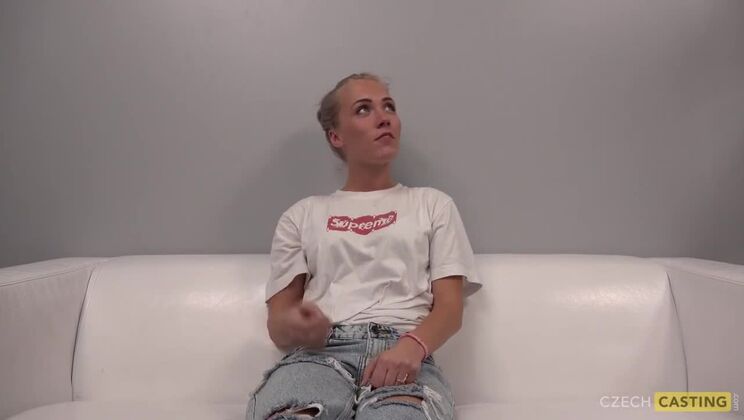 Attractive Blonde Rozalie: Casting