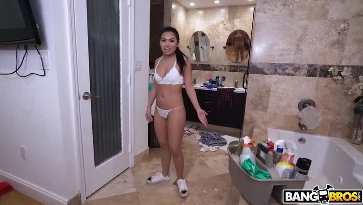 Cindy Starfall: Asian Babe with Tight Body Cleans Home and Cum