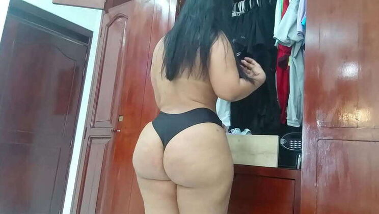 Wealthy Latina Strips Naked in Hidden Closet Cam