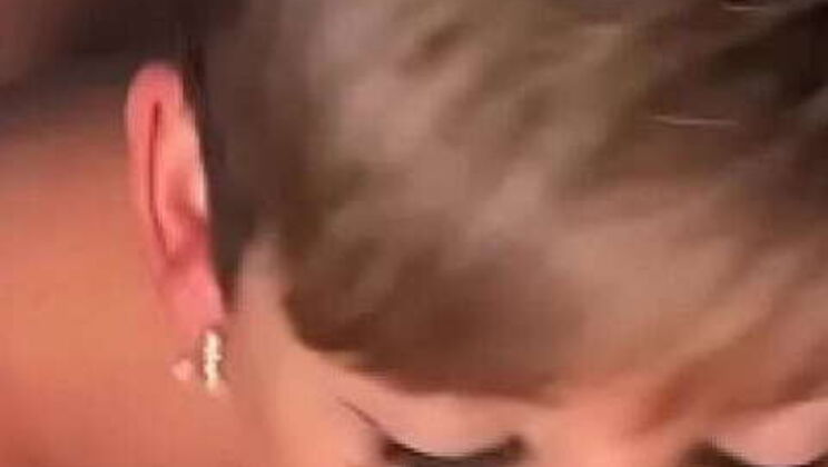 Hannah Brooks & Her MILF Pussy Stretched by Huge Toy