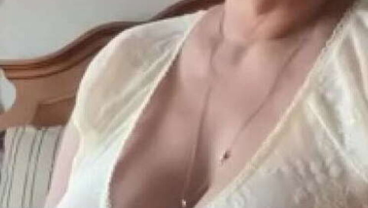Hot MILF Delicia with Big Tits Using a Dildo on Webcam