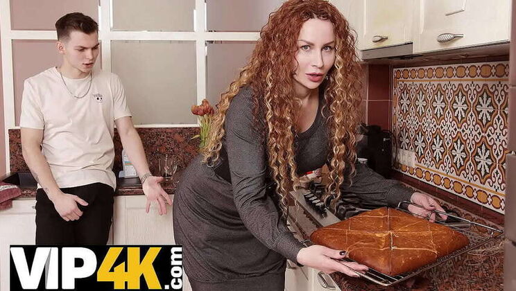 SHAME4K: Tasty Cake Can't Compete with Naughty Neighbor Romp