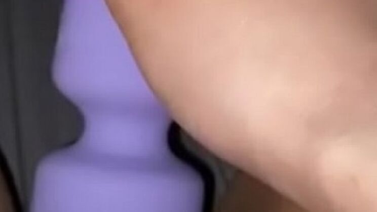Hot Teen Tries New Vibrator for First Time - Gushing Orgasm