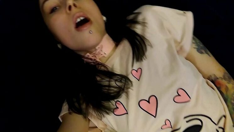 Hot Teen Laruna Mave Fucks Hard in Homemade Porn