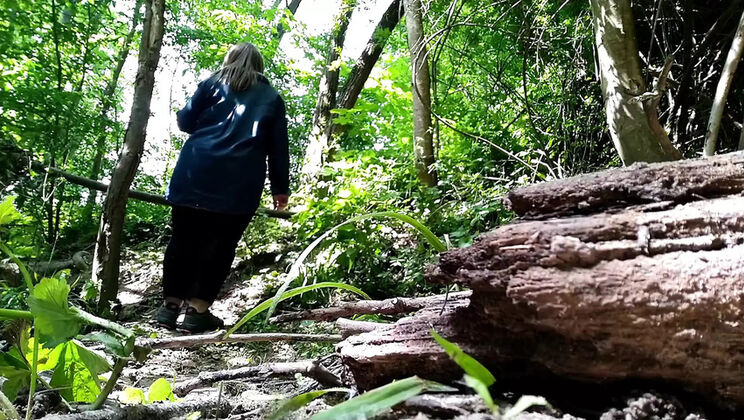 First Time Cumming in Nature with MILF Mom - Big Ass BBW Handjob Outdoor