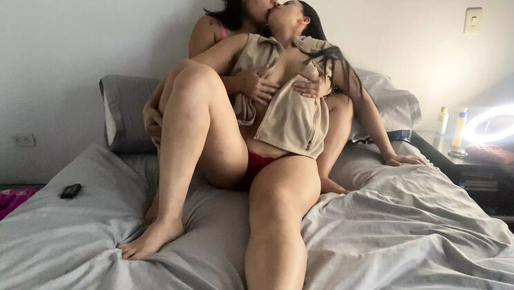 Step Sister Zoemelissa Convinces Me to Touch Her Pussy Until She Cums Hard