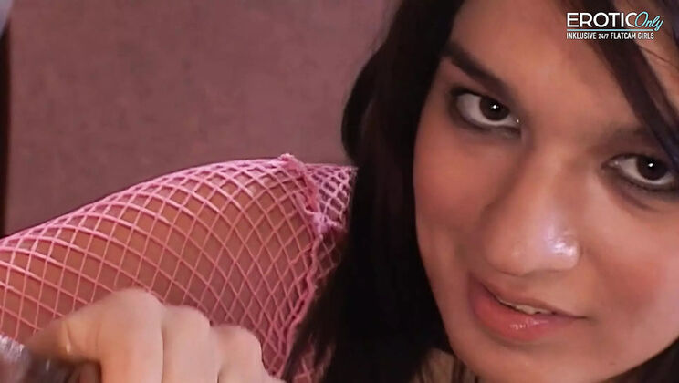 German MILF Gabriella Romano Gives Intense Handjob with Big Cumshot