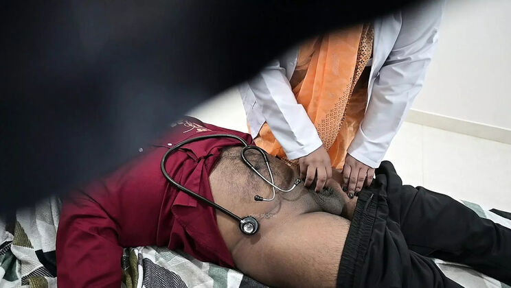 Hot Indian Doctor Examines Patient's Dick in Clinic - Desisridevi