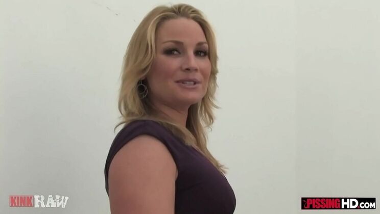 Flower Tucci sucks cock and drinks piss in hot golden shower fetish