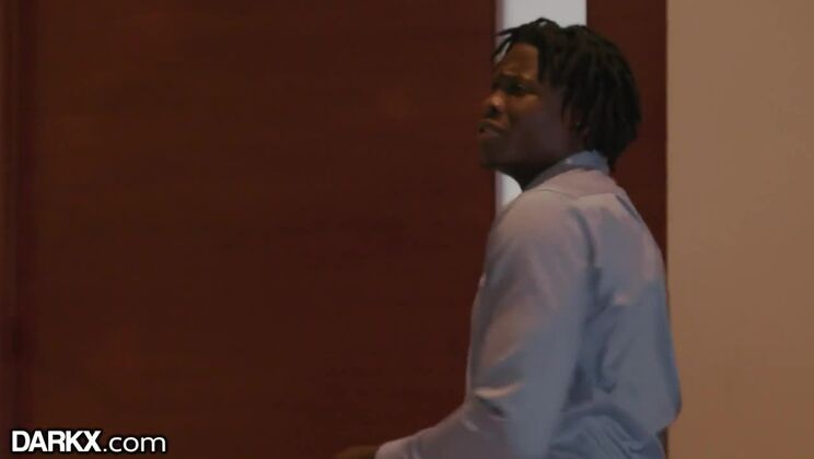 Blonde Surprises Ebony BF In The Bath - XEmpire