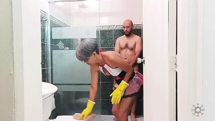Stepbrother Gets Hard Watching Me Clean - Amateur Blowjob & Cum in Mouth