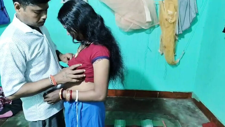 Desi aunty Sumitra bhabi stripped and fucked hard by neighbour - Indian homemade sex
