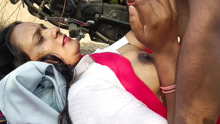 Hot Desi Kavita Bhabhi Cheats on Husband with Wild Jungle Sex - Blowjob & Rough Action