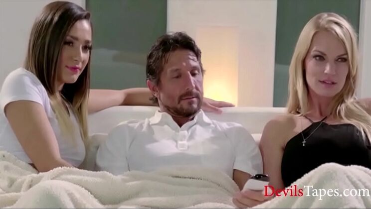 Step Mom Watches Step Dad Fuck - Jaye Summers & Tommy Gunn Threesome