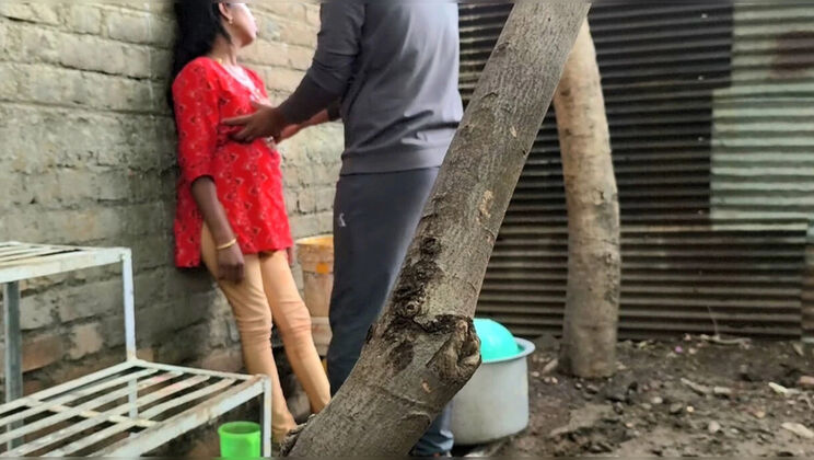 Desi Indian Bhabhi Outdoor Fuck - Horny Village Aunty Gets Doggystyle in Jungle