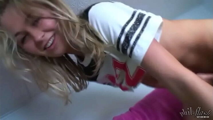 Teen Kasia Hot Solo Masturbation