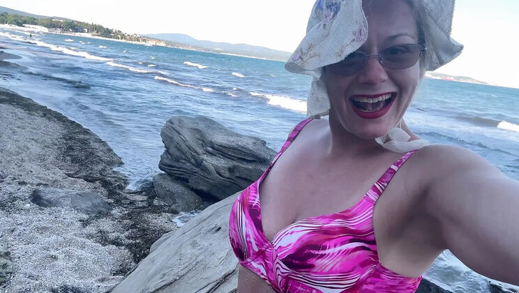 Putarankahotmilf Pissing and Squirting on Beach Outdoor Fetish Fuck