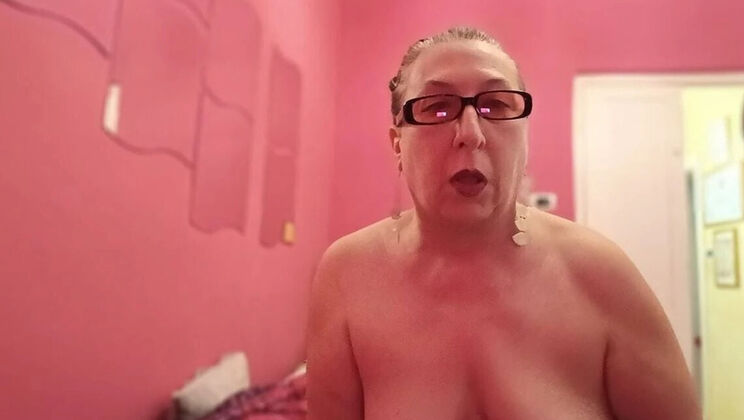 Veronica Rossi Official - Amateur Italian MILF Kisses Her Big Breasts Solo