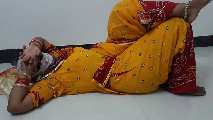 Indian Desi Bhabhi Full Sex in Ghaghra - Hardcore Chudai with Kavitamaam