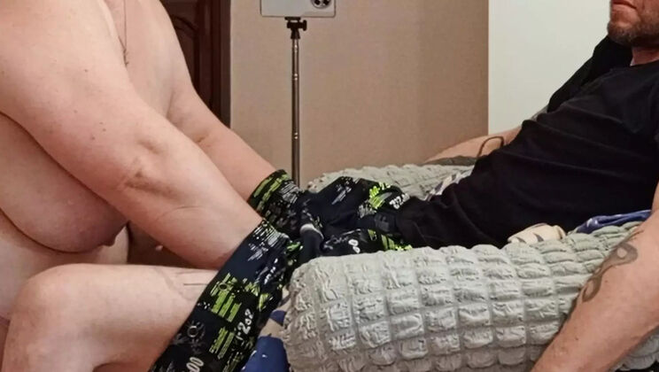 MILF Mom Zona901 Gives Stepson Deep Throat Blowjob & Handjob Until Cumshot