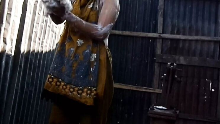 Bangladeshi Young Girl Shower Masturbation - Big Boobs Amateur Bathing
