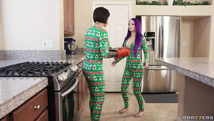 Shay Fox Christmas Switcheroo Part 2 - Big Tits Blowjob & Cumshot