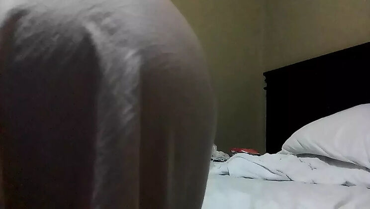 Gloryhot69 Solo Masturbation: Big Ass Amateur Granny Squirting at Home