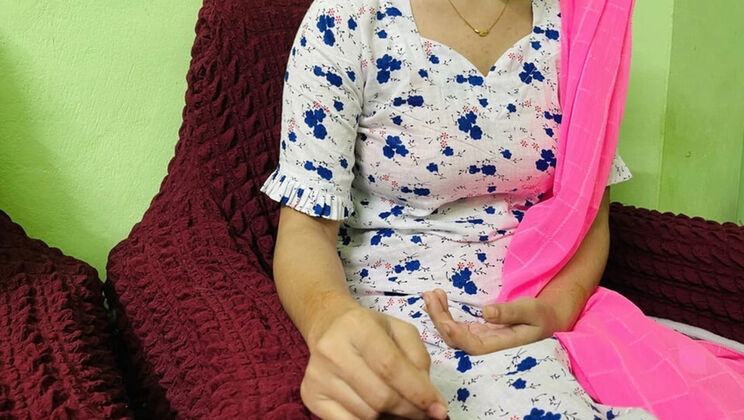 Desi Bhabhi Riya Chowdhury Hardcore Blowjob & Doggy Style Sex in Hotel Room