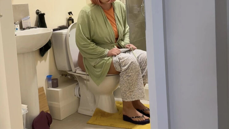 Emma Voyeur Caught Peeing - Angry Stepmom Humiliated in 4K Voyeur Fantasy