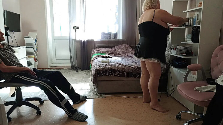 Housekeeper Gets Tipped And Fucked Doggy Style - Zona901 MILF BBW