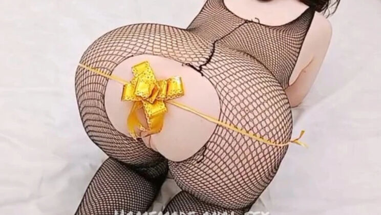 My Stepmom's Surprise Birthday Gift - First Time Anal with Persian MILF (Part 1) English Subs