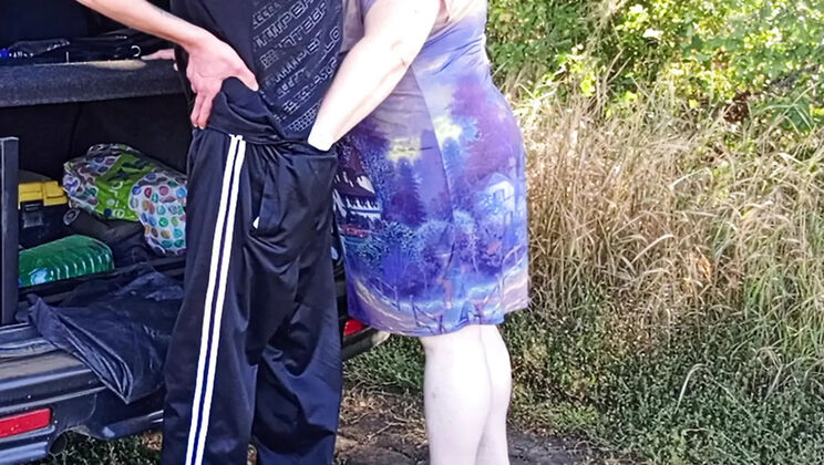 Zona901 Fucks Stepmom Doggy Style in Park - Blowjob & Cumshot in Public