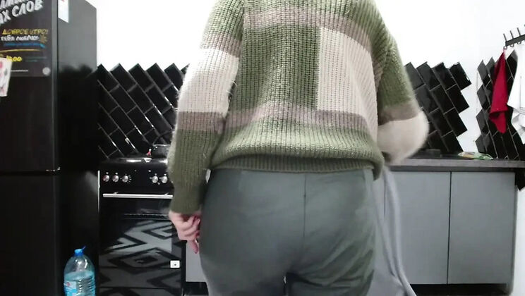 Angela Lady Shows Her Hairy Pussy and Big Natural Tits in Hot Solo Webcam