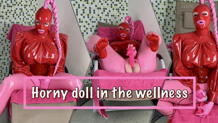 Latex MILF Miss Fetilicious Solo Orgasm in Wellness