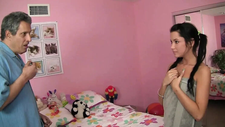 Young Teen Tanner Mayes Loves Getting Fucked By Elderly Herschel Savage