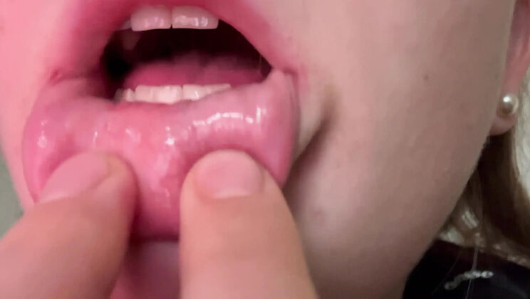 Crazy Leyla Hot German Girl Big Lips Blowjob Cum Swallow