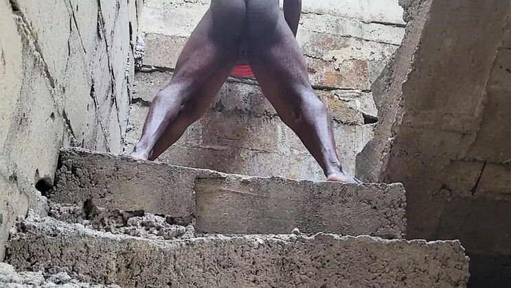 Nigerian Babe With Huge Booty Seduces Me For Doggy Style Fuck In Abandoned Building