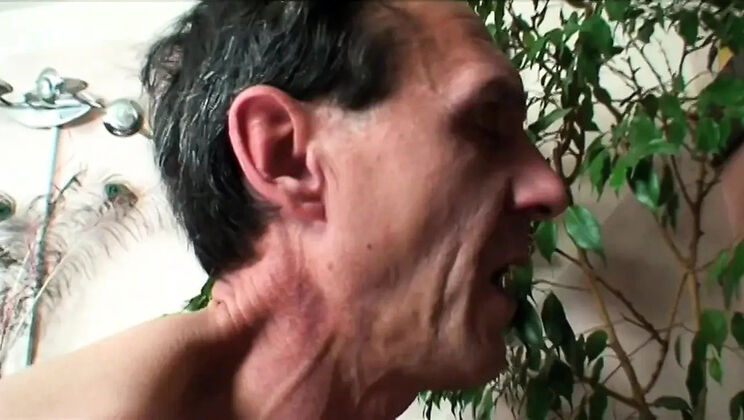 Blonde Teen Stepniece Loses Innocence To Giant Cock