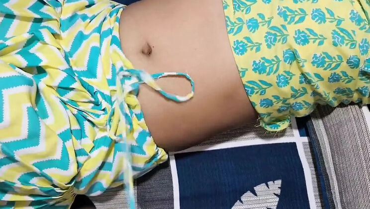 Shruti Bhabhi Hot Indian Housewife Fuck - Hairy Pussy Creampie Filled Cum Inside