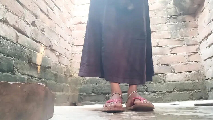 Desi Indian Bhabhi Full Nude Sex - Hot Village Mom Big Boobs Anal & Blowjob