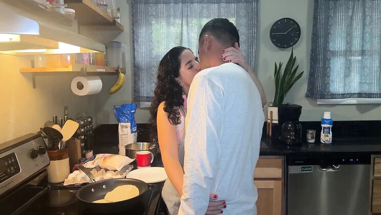 Vanessa Cliff Morning Blowjob - Amateur Wife Swallows Cum Romantic Couple Sex