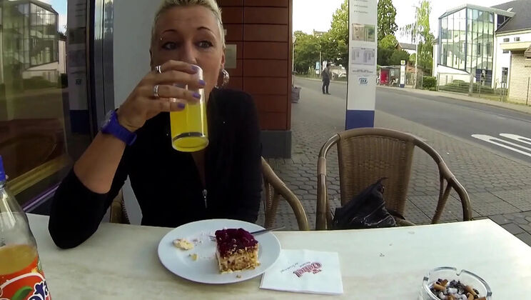 Blonde Slut Lia Louise Gets DP Anal in Car - Outdoor Hardcore Fuck