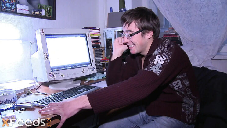 Skinny Teen Girl Gets Hardcore Anal Fuck in Dorm Room - Huge Cumshot