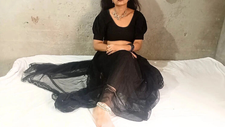 Desi Girlfriend Doggy Style Fuck - Hot Indian Bhabhi Hardcore