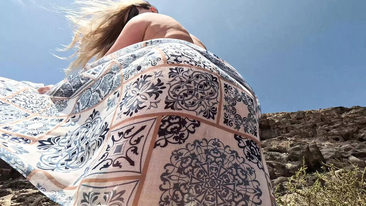 Emma Voyeur POV: MILF Flashes Pussy & Ass on Public Beach - Outdoor 4K