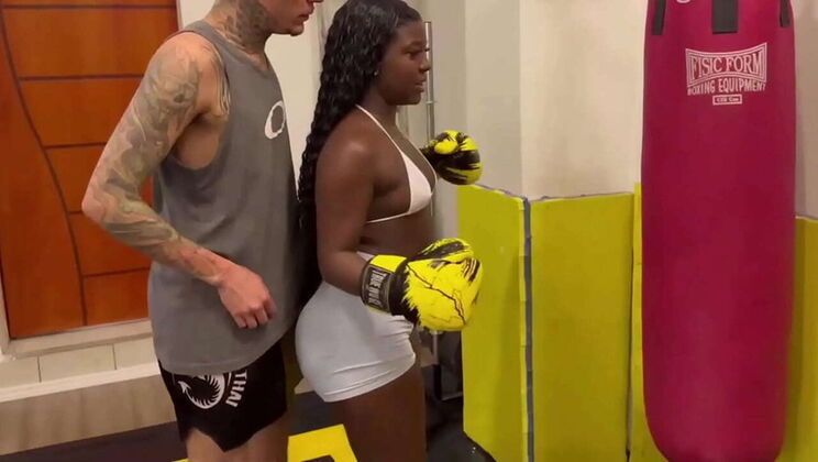 Gym Sex With Coach - Holly Bombom & Ktal Amateur Homemade Brazillian Gostosa