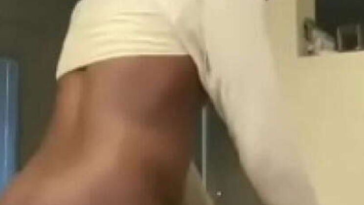 Homemade Kitchen Sex: Big Booty MILF Remiskye Gets Pounded Hard by Bigdickenergy258's Black Cock