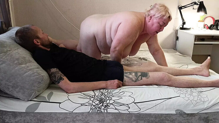 Mother In Law Blowjob Swallowing Cum - Zona901 MILF Deep Throat