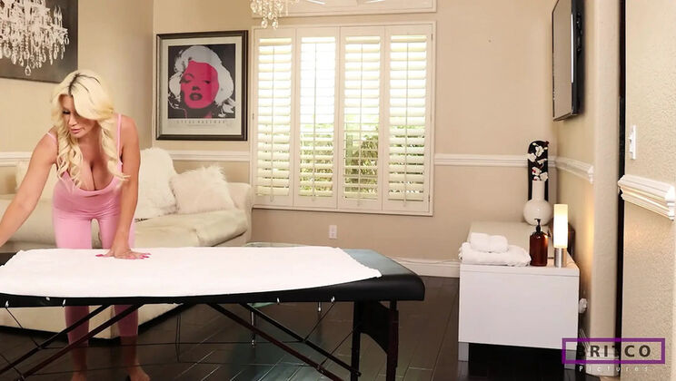 Kayla Kayden and Brittany Andrews Lick and Dildo Fuck in Hot Lesbian Sex